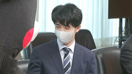 藤井七冠「くまモンに会えて感激」将棋のJTプロ公式戦で熊本初対局　菅井八段を118手で破り準決勝へ