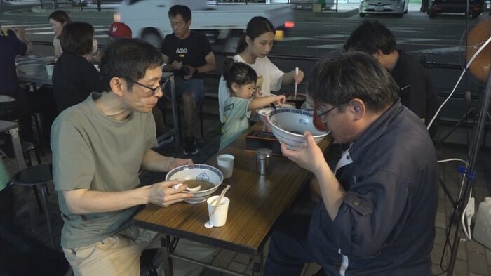 県内外からの常連客だけでなく帰省客も立ち寄る