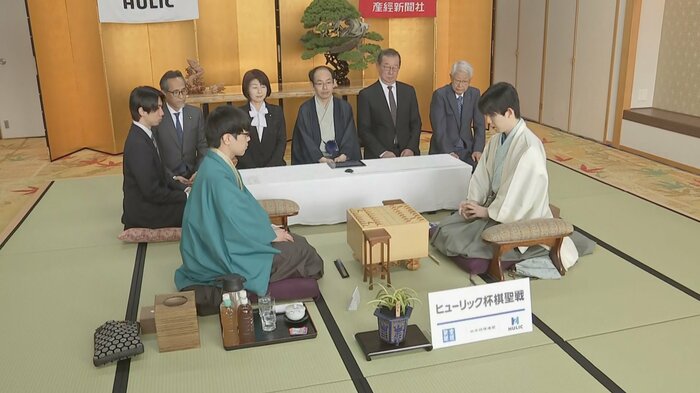 棋聖戦第一局　千葉・木更津市（4日）