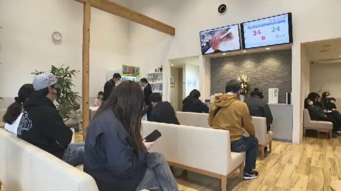 インフル患者が詰めかける（福岡・那珂川市「じんのうち耳鼻咽喉科」）