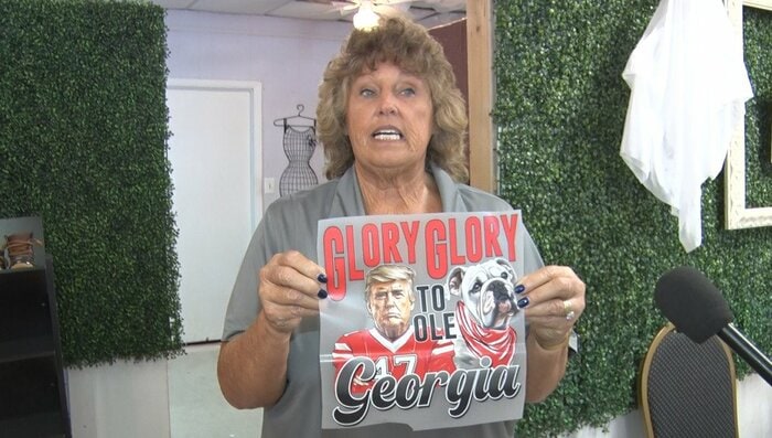 ブティックではトランプグッズも販売