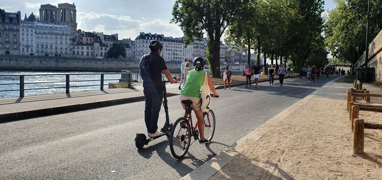 電動キックボードと歩行者　フランス・パリに見る共存への“道”は？