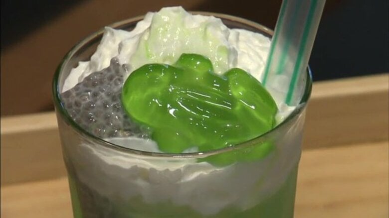 飲むには勇気がいるメロンソーダ　川内村のシンボル「モリアオガエル」がちょこんと　村を知るきっかけに【福島発】｜FNNプライムオンライン