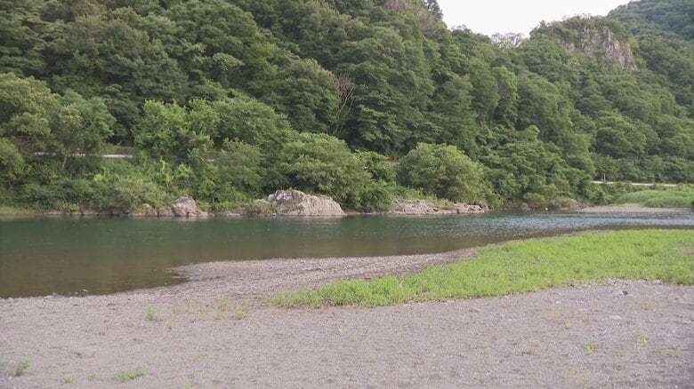 友人らと20人でBBQに…ブラジル国籍の40歳男性が川に流され死亡 対岸まで泳いで渡ろうとして溺れたか｜FNNプライムオンライン