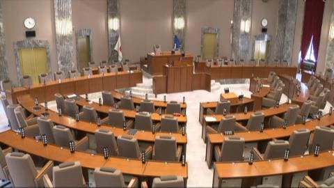 静岡県議会 本会議場