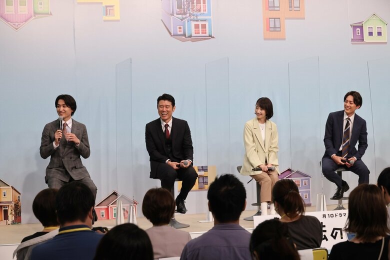 金子さん（左端）の天然ぶりが次々に暴露される