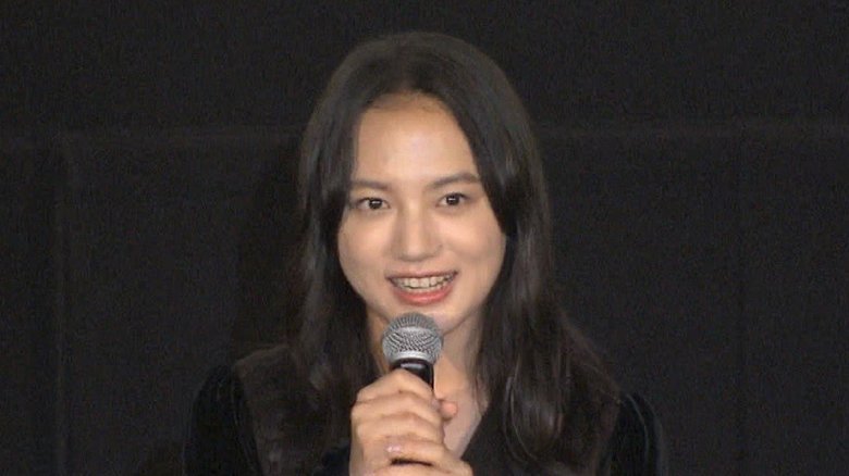 清原果耶が今一番の悩みを告白!「“かわいい子”を見つけるとすぐ買って帰っちゃう」意外なものとは?