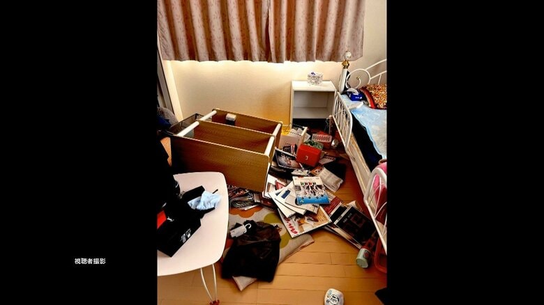 震度6弱を観測した青森・八戸市の住宅では棚が倒れた