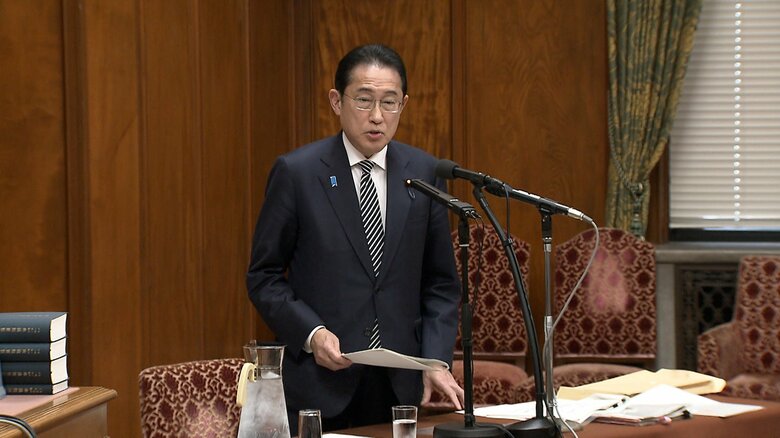 衆院政倫審に出席した岸田首相（2月29日）