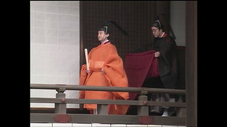 賢所に向かわれる皇太子さま