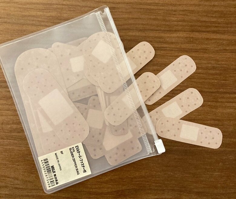 hibikさん手作りの「絆創膏シール」