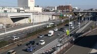 【帰省ラッシュ】東名高速下りは海老名SA先頭に21km渋滞…30日まで下りピーク　新幹線「のぞみ」ほぼ満席・空の便も混雑続く