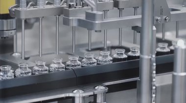 国内初の新型コロナ治療薬レムデシビルをスピード承認…重症患者への効果と副作用とは?