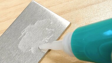「瞬間接着剤をノズルで塗り広げないで!」セメダインの投稿に反響…正しい使い方と“してはいけないこと”