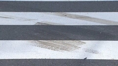 追突事故起こしたバイクが対向車と衝突…バイクを運転していた19歳男性が死亡　川崎市