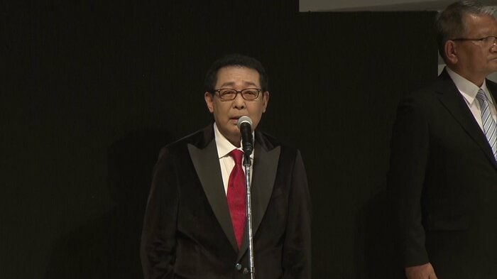 さだまさしさんは国歌を独唱