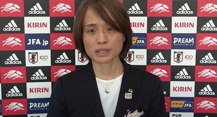 試合に向けた決意を語る、高倉麻子監督
