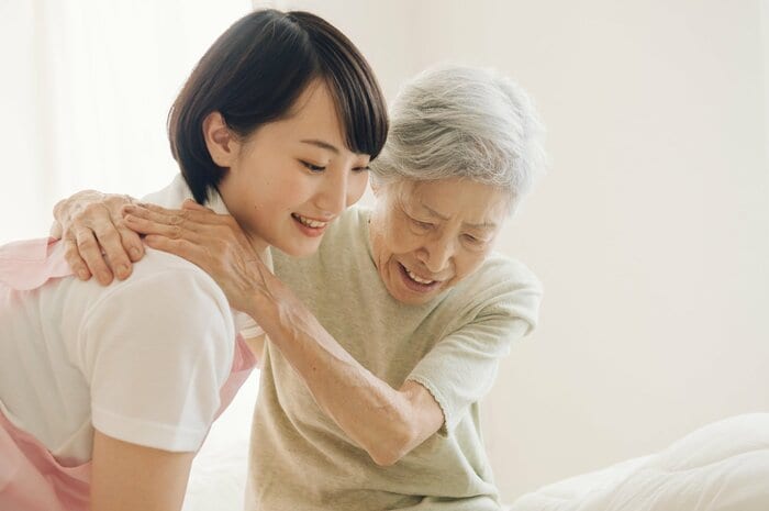 介護保険サービスだけでは日常生活はまかなえない(画像:イメージ)