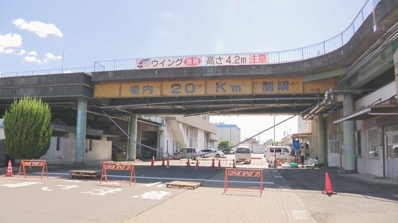 トラックが高架橋にぶつかり停電発生…岐阜市中央卸売市場に衝突防止用の「鉄骨ゲート」設置へ 工事費は約2700万円｜FNNプライムオンライン
