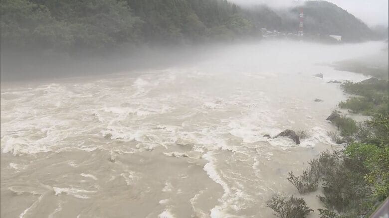 高山市や下呂市等に大雨警報…12日も東海3県は大気の非常に不安定な状態続く JR高山線は下呂ー高山間で運転見合わせ｜FNNプライムオンライン