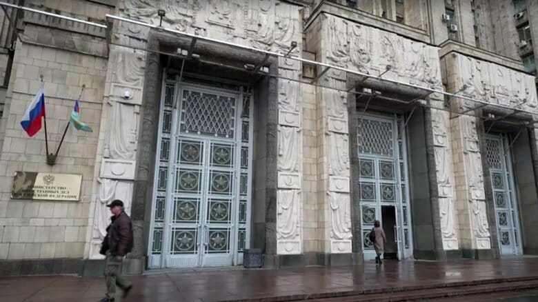 ロシアが小泉悠氏ら研究者8人含む30人に無期限の入国禁止を発表　日本政府による対ロ制裁への報復措置｜FNNプライムオンライン