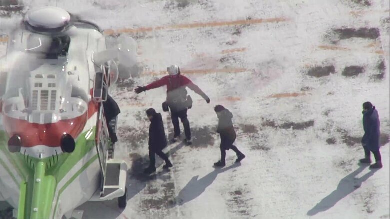 「どのくらい長引くのか全然分からなかった」雪崩で“孤立”していた温泉宿の宿泊客らをヘリで移送　希望する40人の救出完了　福島・土湯温泉町　｜FNNプライムオンライン