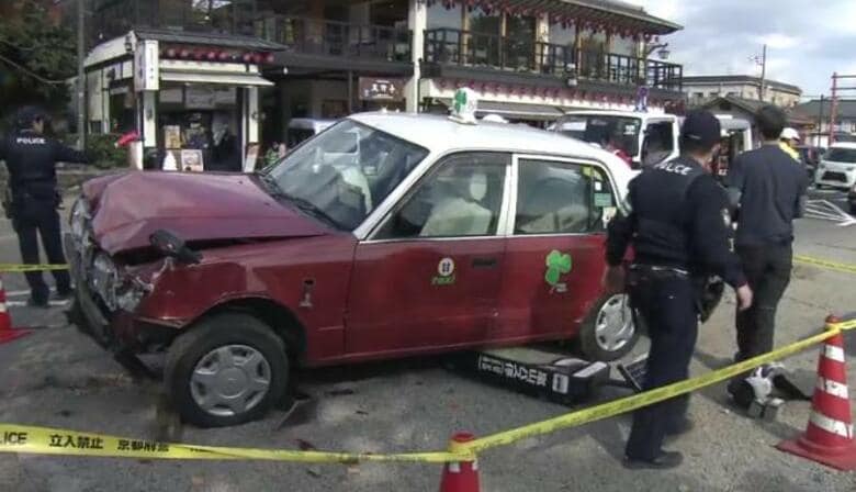 【速報】京都・嵐山　タクシーが接触事故から歩道に　歩行者の女性1人けが｜FNNプライムオンライン