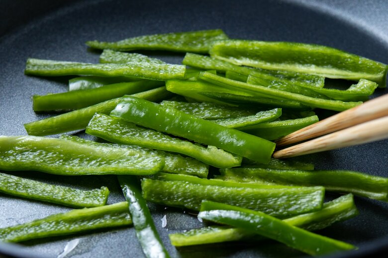 加熱に強いピラジンは焼く・炒める向き（画像：イメージ）