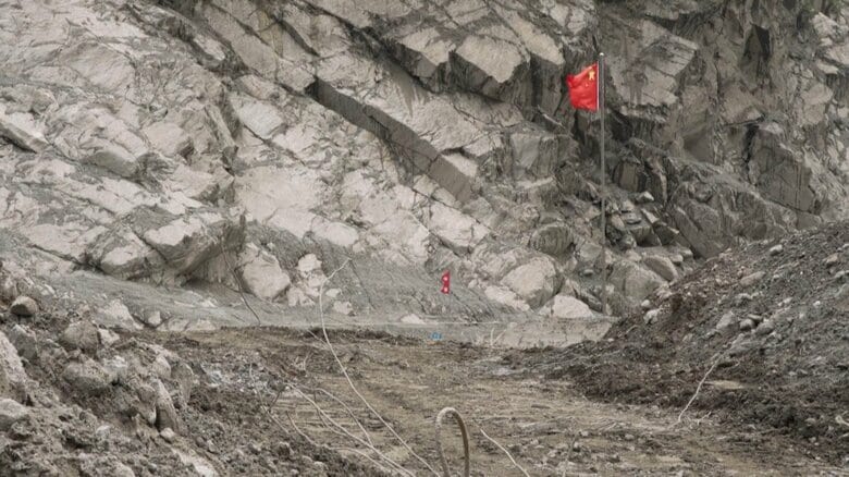 初めて外国メディアによる中国・ネパール国境検問所付近の取材