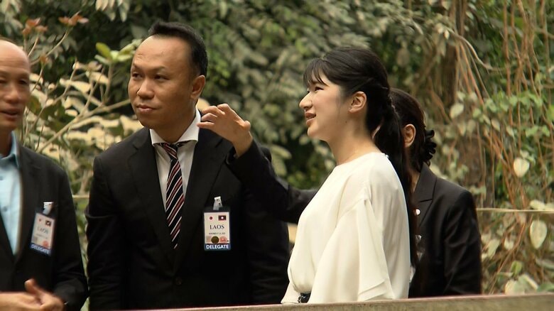 観光名所「クワンシーの滝」を訪問された（11月20日）