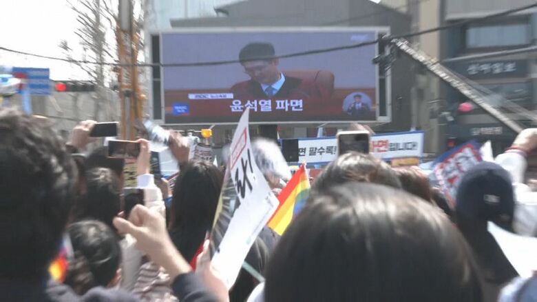 裁判官の判断を韓国中が見守った