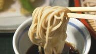 病やコロナ禍が影響　2年前に閉店した老舗そば店が復活　人手不足や物価高…製造業を営む地元企業が経営を引き継ぎ、課題に対応　母、妻、長男と共に3代目が守る伝統の味がそのまま残る　長野・木曽町