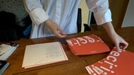 “エンタメ”との出合い創る新サブスク　毎月おすすめチケットが自宅に