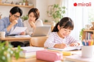 ～子どもの成長と、家計・資産形成の見直しタイミング調査～98.2％の保護者が「家計・資金計画の定期的な見直しが必要」と回答 一方、そのうち70.4％は年1回以上の見直しができていない