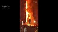 繁華街の商業ビルで火災　3人死亡、23人負傷　火が外壁を伝い上階へ延焼か…翌日も再出火　昨年も同場所で火災　中国