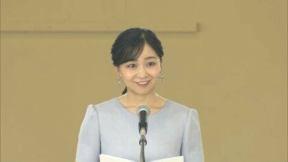 馬術大会開会式に出席された佳子さま　夏らしい涼しげな淡いブルーのワンピースに白いベルト「努力の成果を存分に発揮できるよう応援しています」