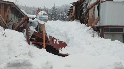 【速報】「近所の家が雪で倒壊している」柏崎市で車庫が倒壊…下敷きになった54歳男性を救出も意識不明の重体　新潟