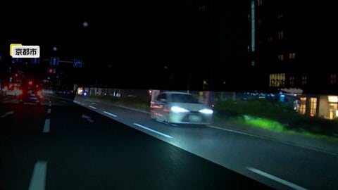 「うわっ！これが逆走か」前方から迫り来るヘッドライト、ふらついていた電動キックボードが目の前に倒れ込む瞬間