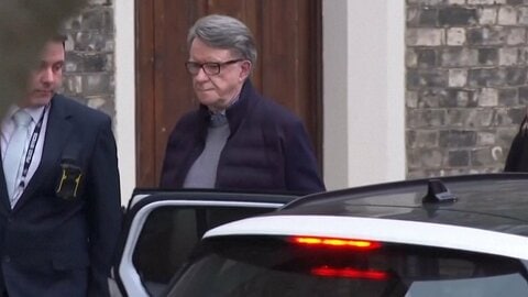 イギリス前駐米大使を逮捕　エプスタイン氏に機密漏えいの疑い