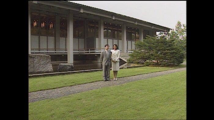 東宮御所に入られた両陛下(当時は皇太子ご夫妻)(1994年7月)
