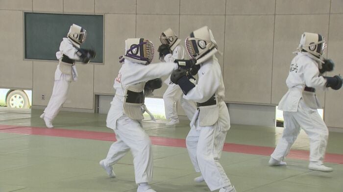 「逮捕術」の授業