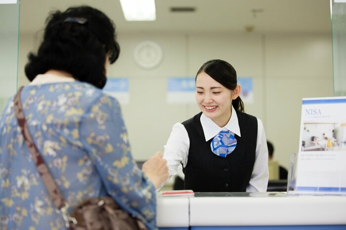 何度も暗証番号を間違えたりキャッシュカードを紛失すると口座が「凍結」されることも(画像はイメージ)