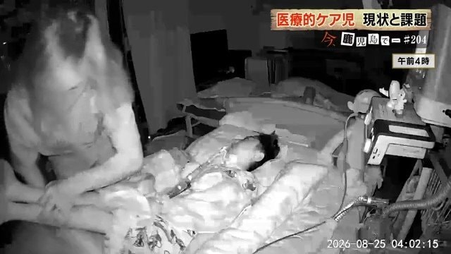 夜間　2時間おきに瑛斗くんの体位を変える祥子さん