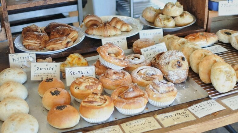 売れ残りのパンが出るのはなぜ？全国のお店の“ロスパン”を届けるサービス「rebake」が“教科書”を作った理由｜FNNプライムオンライン