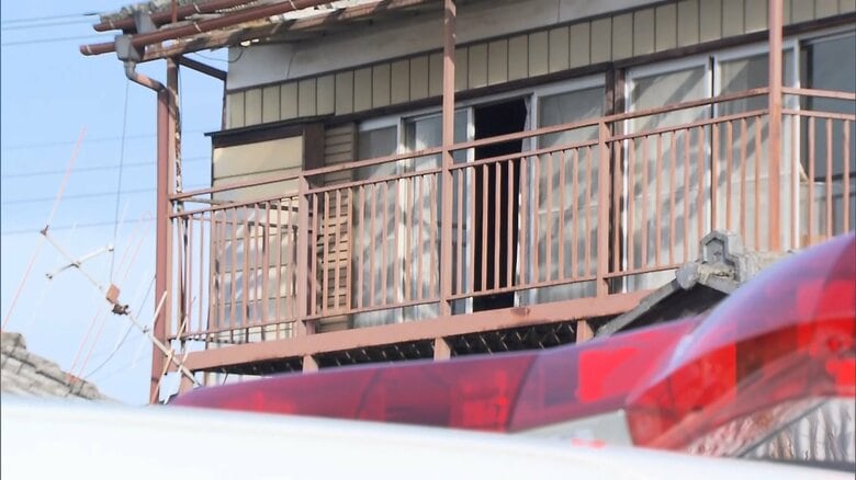 パーカー着用の強盗犯3人が逃走中…住宅に押し入り物色中に住人と鉢合わせし棒で殴り逃走 栃木・小山市|FNNプライムオンライン