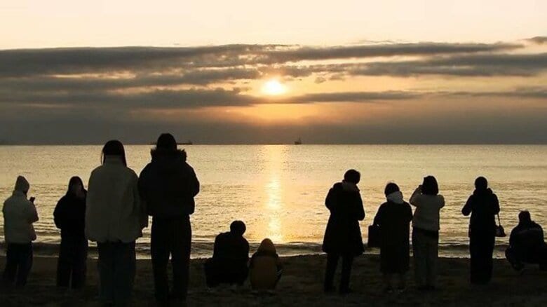 除夜の鐘、福くじ、初日の出…“家族で穏やかな一年を” 鹿児島の新年風景|FNNプライムオンライン