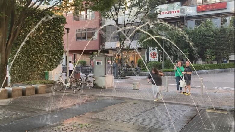 猛暑の夏に街の噴水や“恵みの雨”が打ち水効果で気温を下げる…気象予報士がそのメカニズムを解説｜FNNプライムオンライン