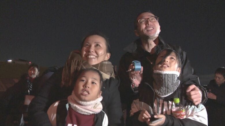 病院前の夜空に大輪の花…“季節外れの打ち上げ花火”に託された数々の想い 闘病中の子供「手術とか頑張れる」|FNNプライムオンライン