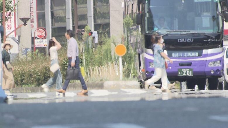 あす30日も厳しい暑さに…最高気温は長野・松本37℃、飯田38℃予想　熱中症に警戒を｜FNNプライムオンライン