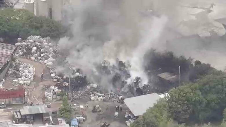 「金属とプラスチックが燃えている」　産業廃棄物処理会社で火事　ケーブル焼却の火が燃え移ったか　福岡・岡垣町｜FNNプライムオンライン